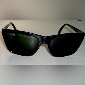 Like new Ray-Ban Cats sunglass